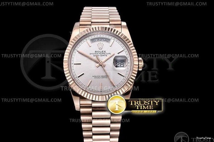 1028 RDD0219E – DayDate 36mm RelaxedFit 695